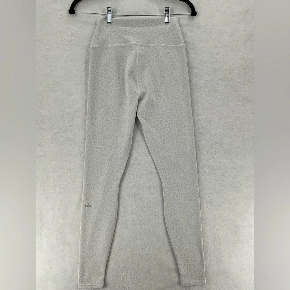 NWOT Yoga High-Waist Vapor Leopard‎ Legging White Leopard Print Carbon 38 Small
